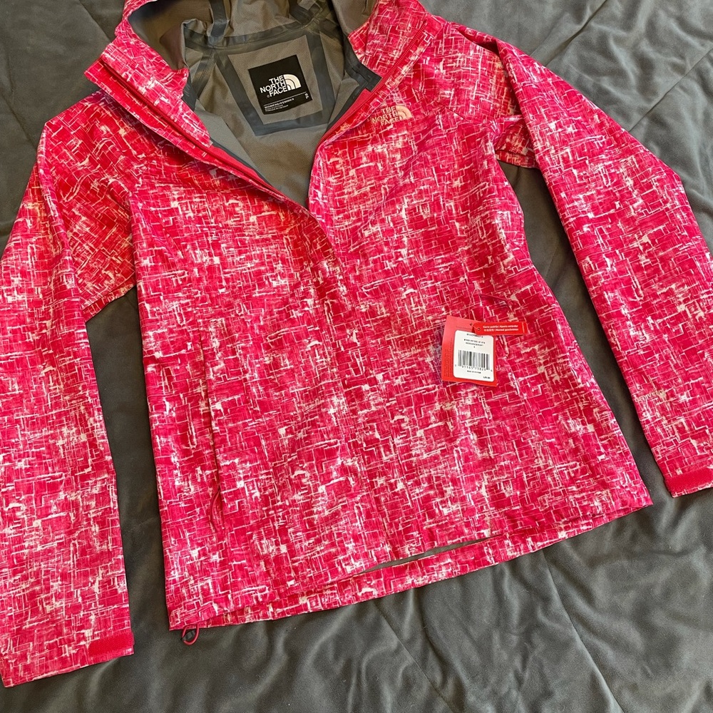 Hot pink and white, woman’s small, North Face jacket. Brand new with tags - Picture 3 of 3